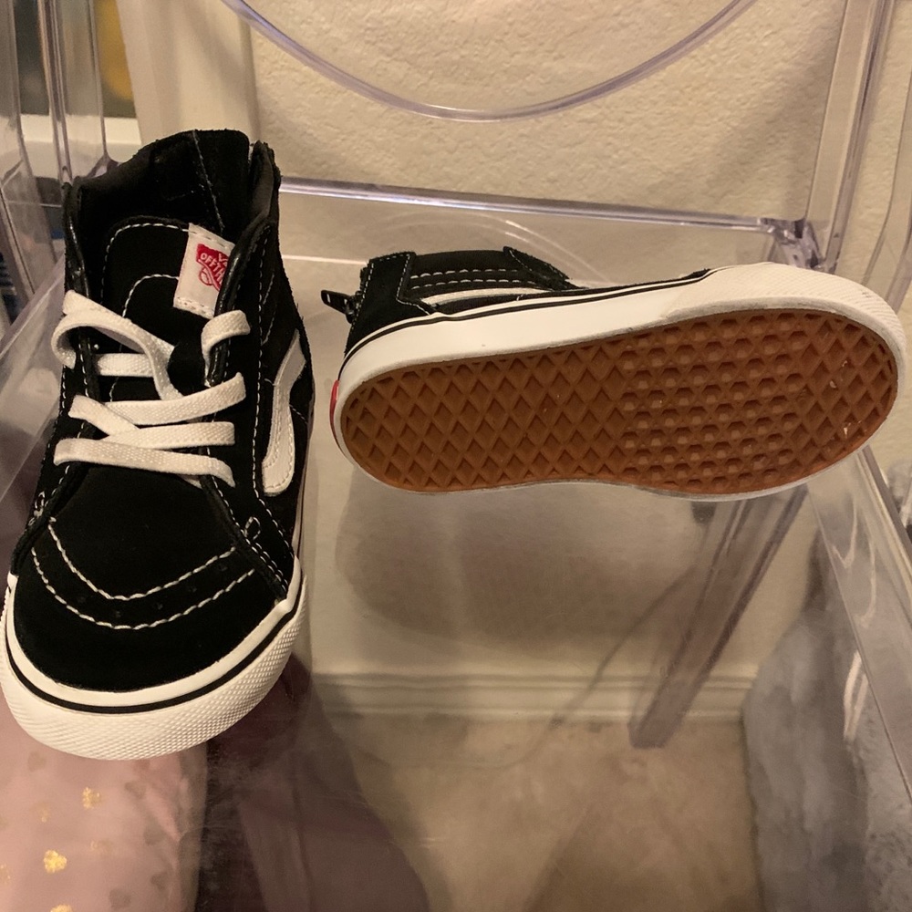 Vans - Picture 4 of 4